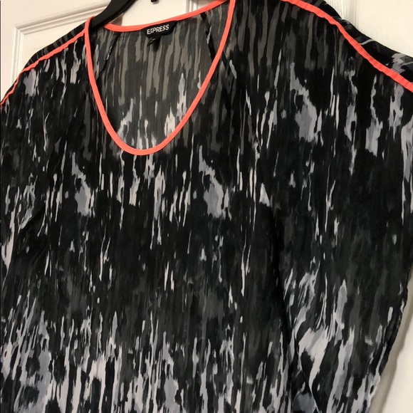 Express Blouse - Picture 3 of 6